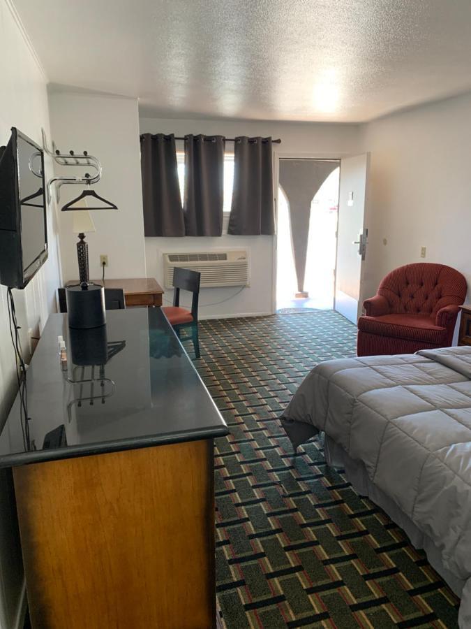 Rodeway Inn & Suites Ратон Экстерьер фото