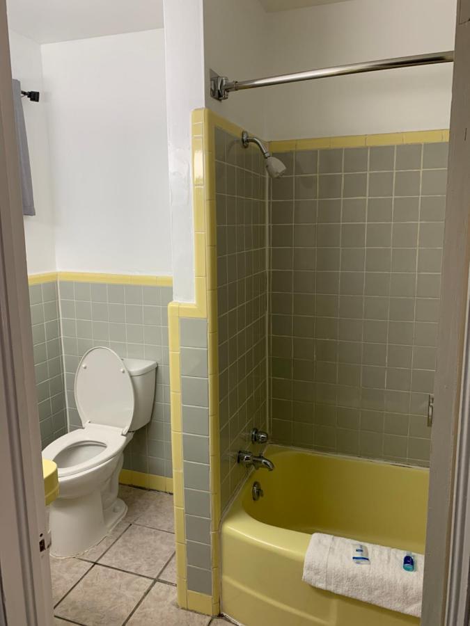 Rodeway Inn & Suites Ратон Экстерьер фото