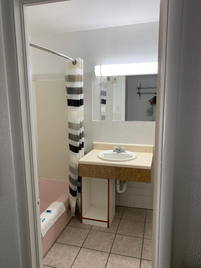 Rodeway Inn & Suites Ратон Экстерьер фото