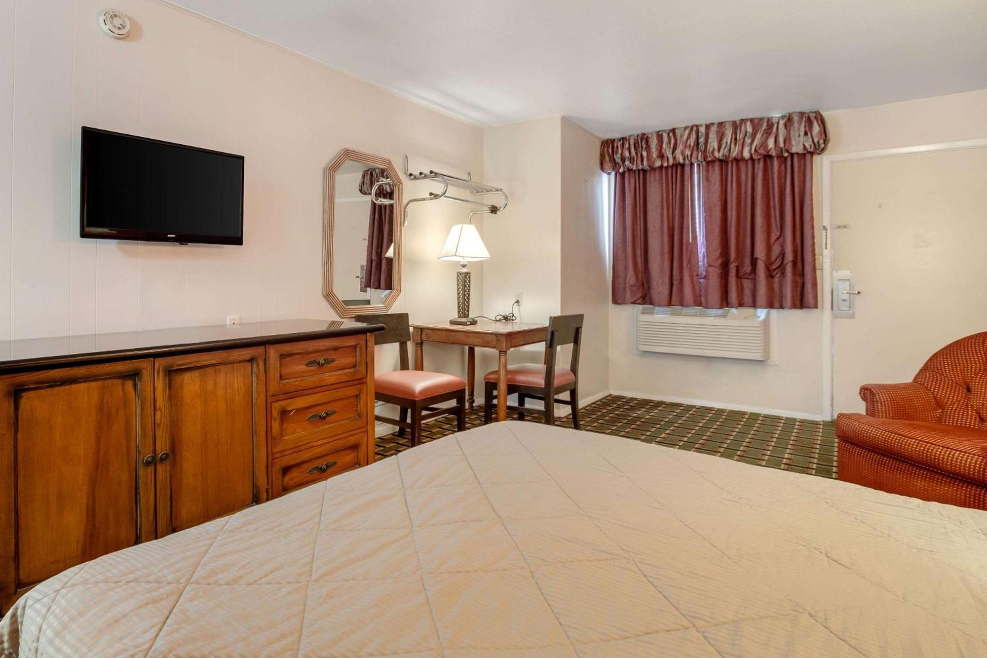 Rodeway Inn & Suites Ратон Экстерьер фото