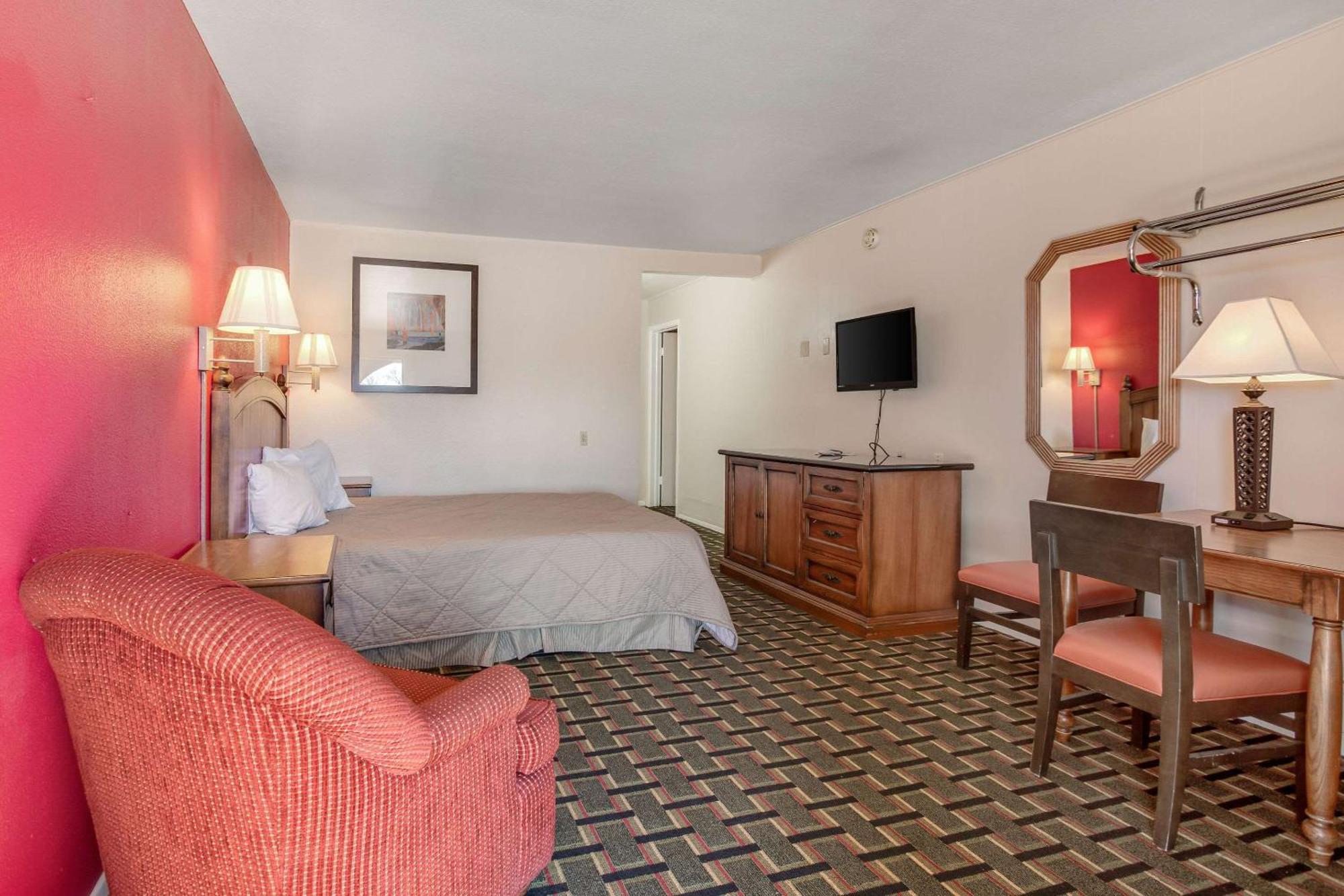 Rodeway Inn & Suites Ратон Экстерьер фото