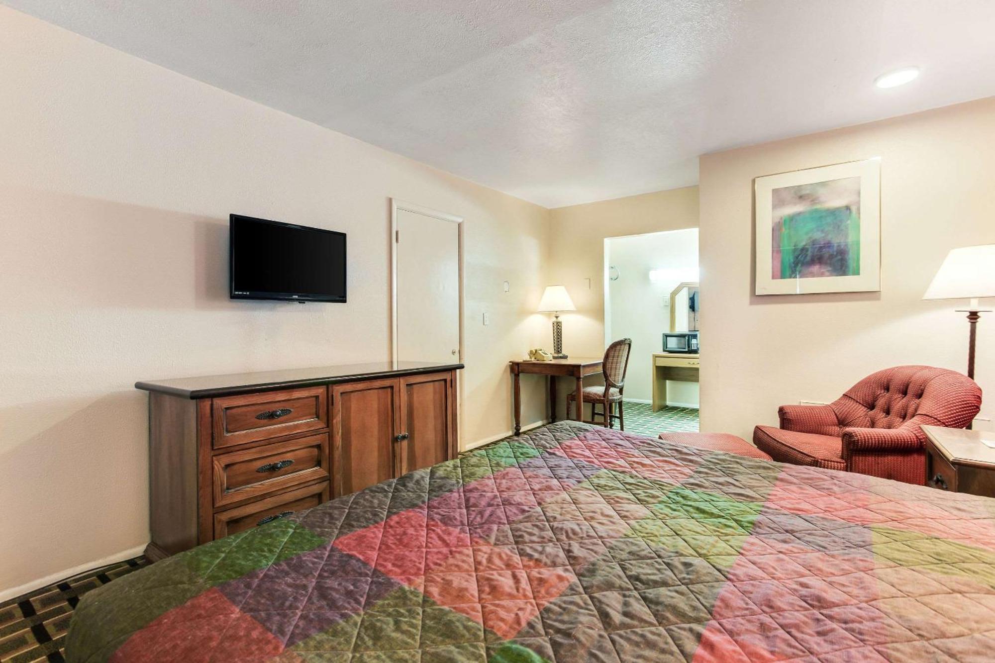 Rodeway Inn & Suites Ратон Экстерьер фото