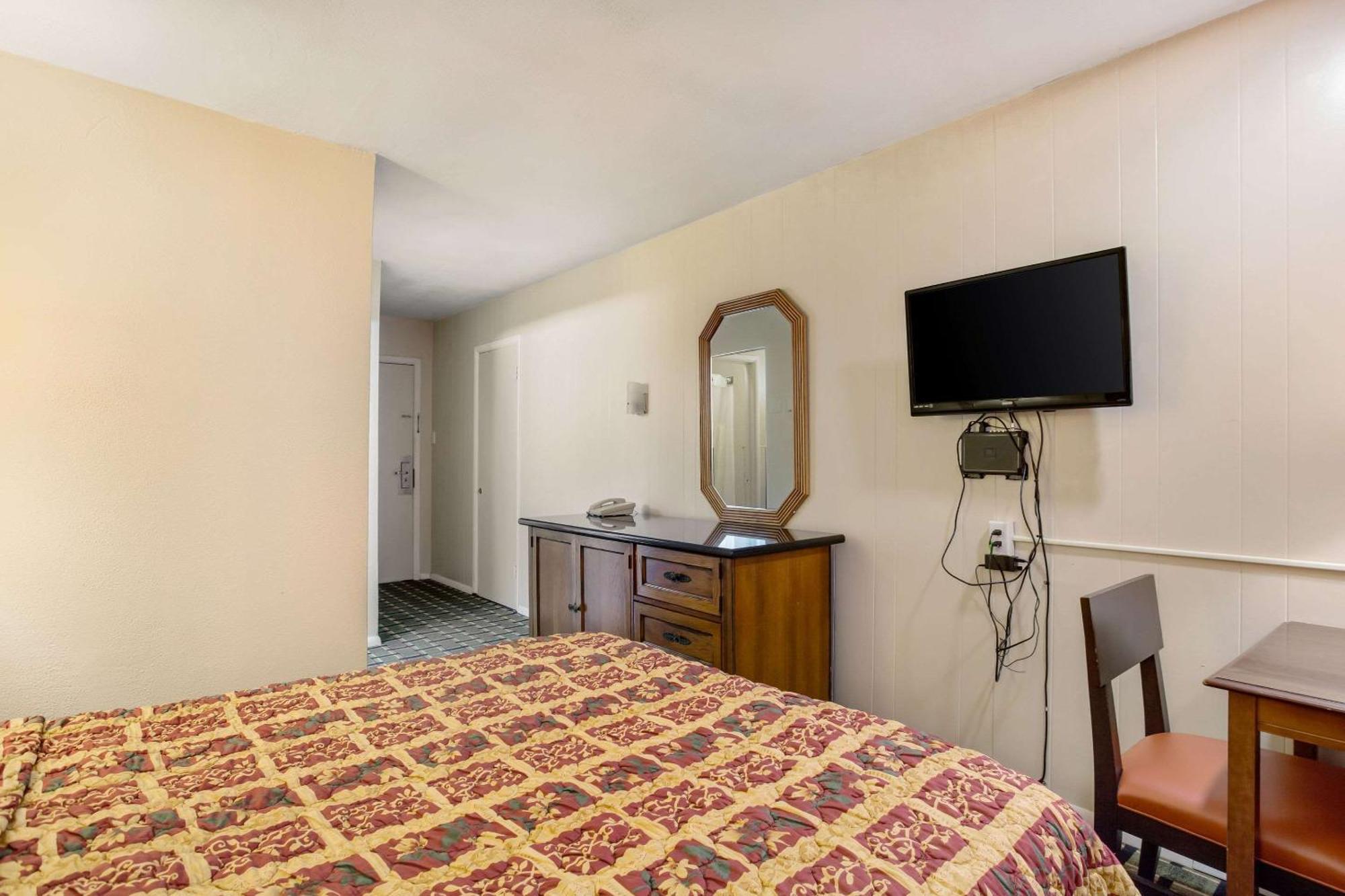 Rodeway Inn & Suites Ратон Экстерьер фото